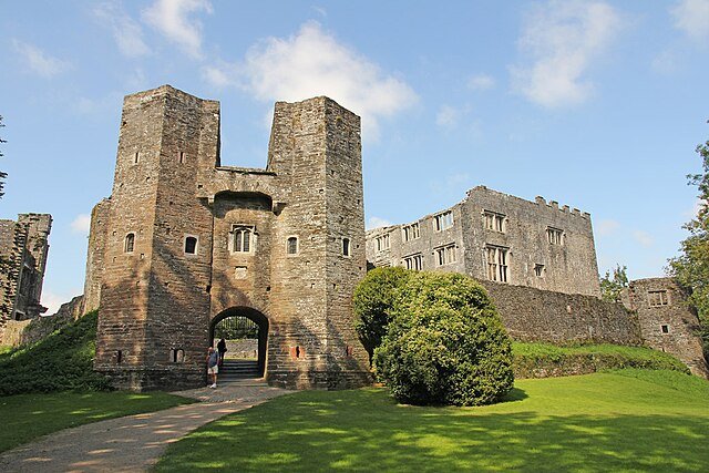 Berry_Pomeroy_Castle